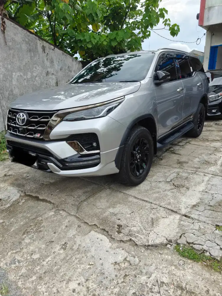 Dijual Fortuner 2,8 GR sport diesel matic