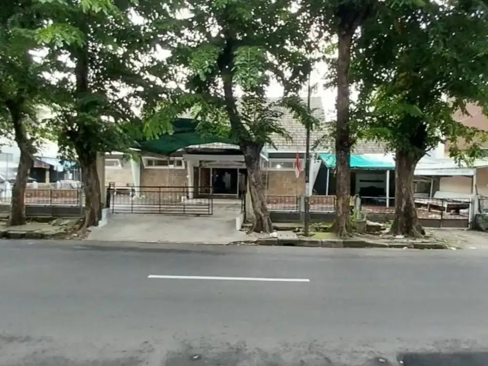 Dijual Rumah Hitung Tanah di Cawang 763m, Hadap Timur, Jalan Lebar, Lokasi Strategis