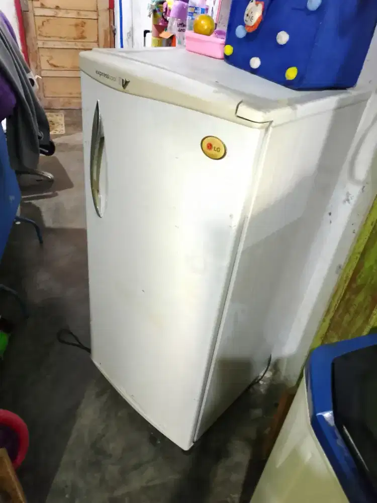 Jual kulkas LG masih original bawaan pabrik+garansi satu bulan