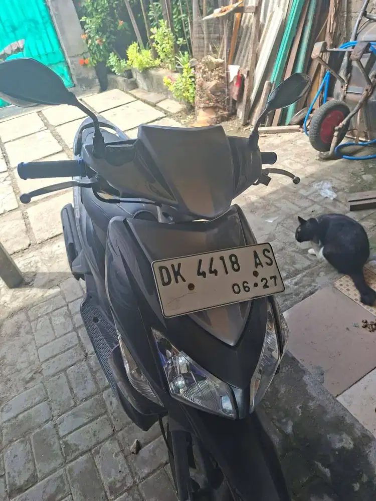 Vario CW hitam 2011