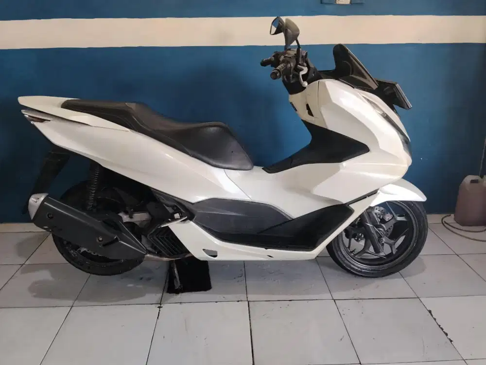 (jual cepat)  honda PCX 160cc 2022 pajak hidup siap pakai