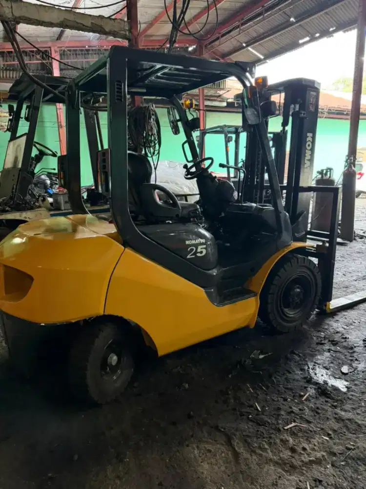 Forklift Komatsu 2,5 Ton,Tiang 3 Meter,Matic,FD25-17,Tahun 2018
