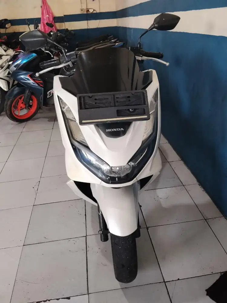 (jual cepat)  honda PCX 160cc 2022 pajak hidup siap pakai