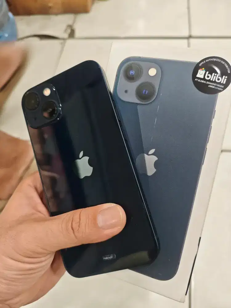 iphone 13 128 like new garansi 1 tahun black resmi SAA