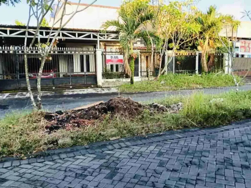 Rumah depan jalan utama GPI