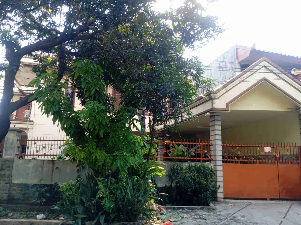 Rumah komplek nan Asri di Jakarta Timur