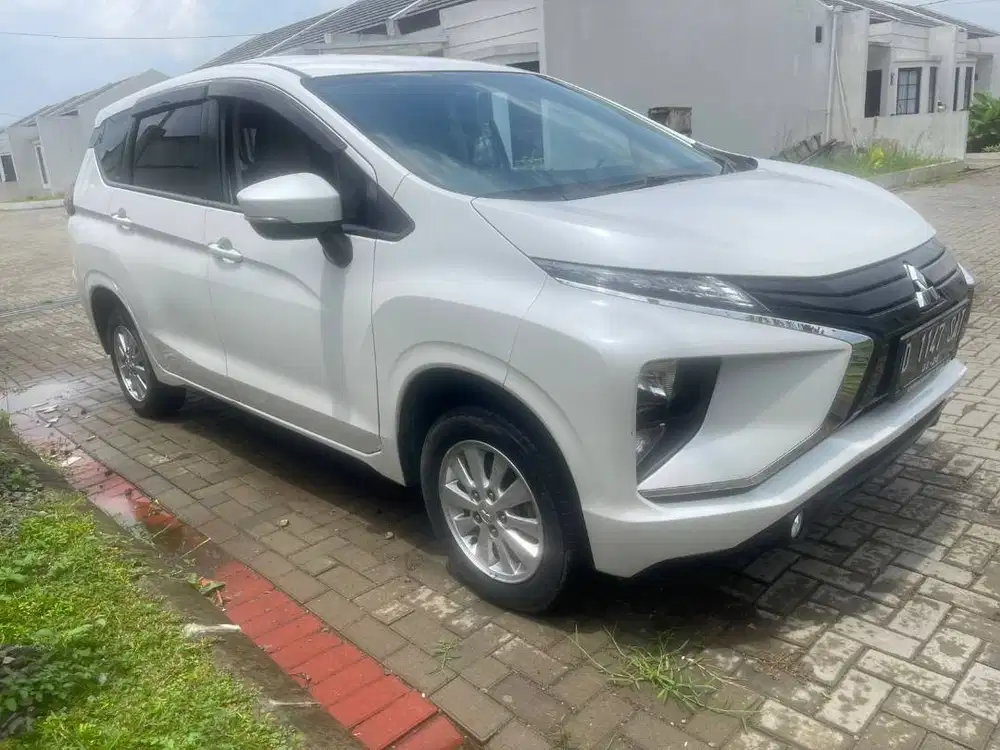 Mitsubishi Xpander GLS 1,5 MT 2019 Km 19.000 Warna Putih