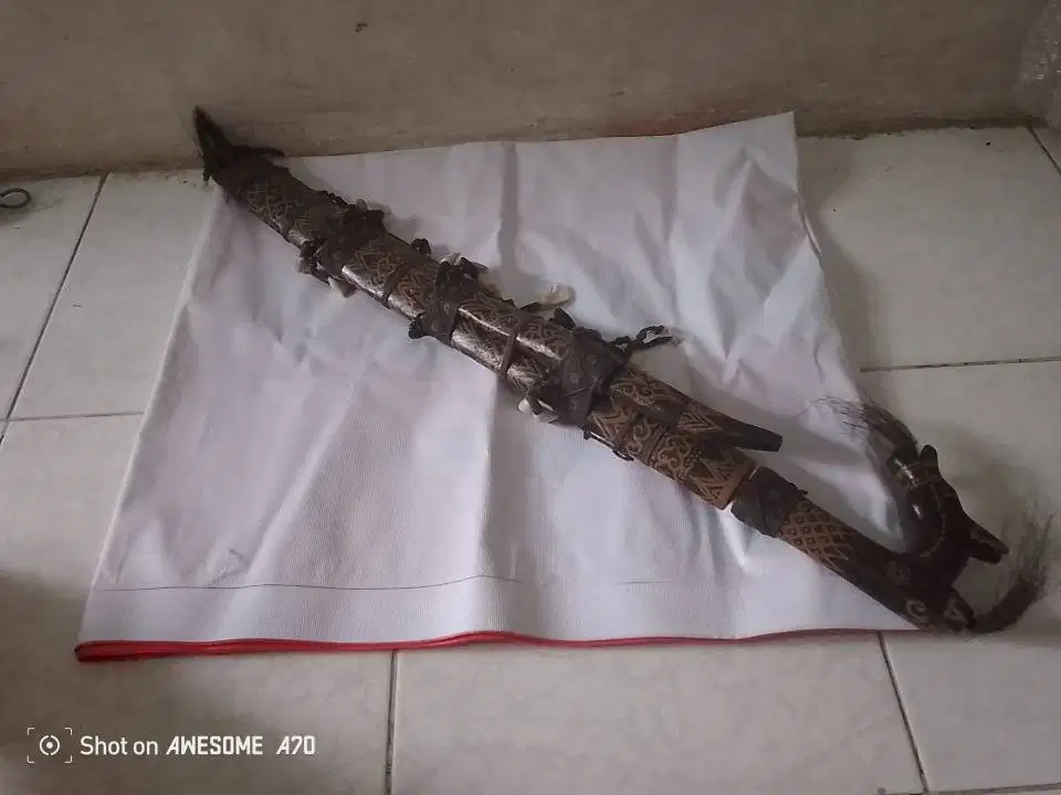 Koleksi Mandau Besar Bekas.