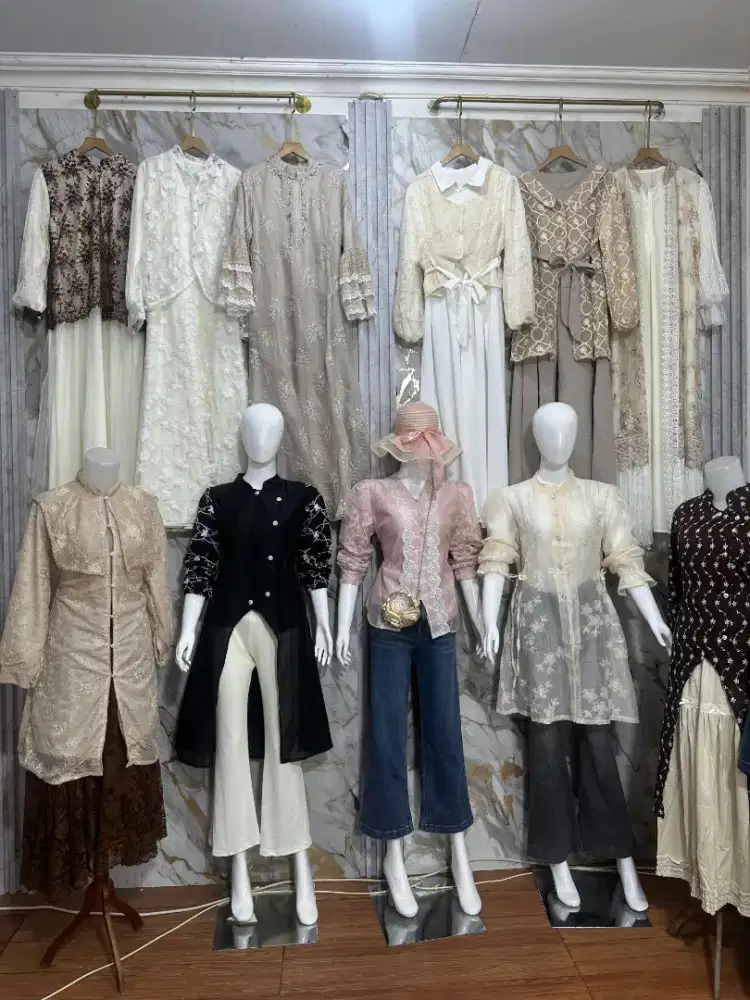 HOST LIVE PAKAIAN WANITA