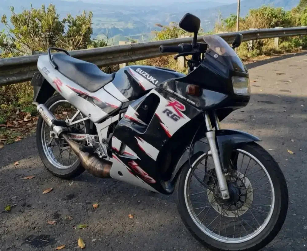 Suzuki RGR 1996 tangan 1