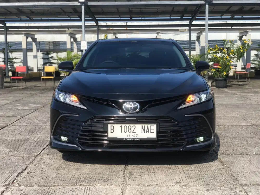 Toyota Camry V 2.5AT 2022, HITAM KM 15rban