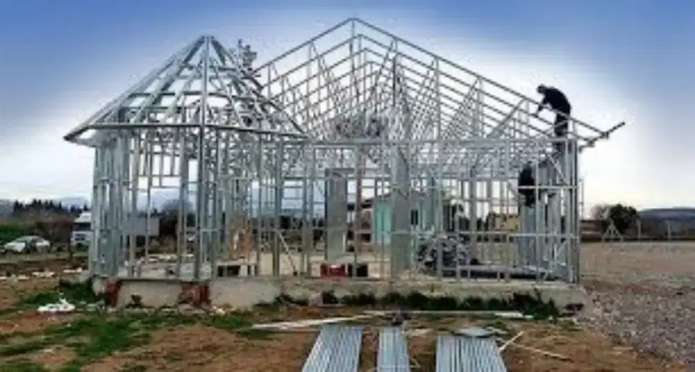 Menerima jasa pemasangan plafon PVC dan bongkar pasang atap dll