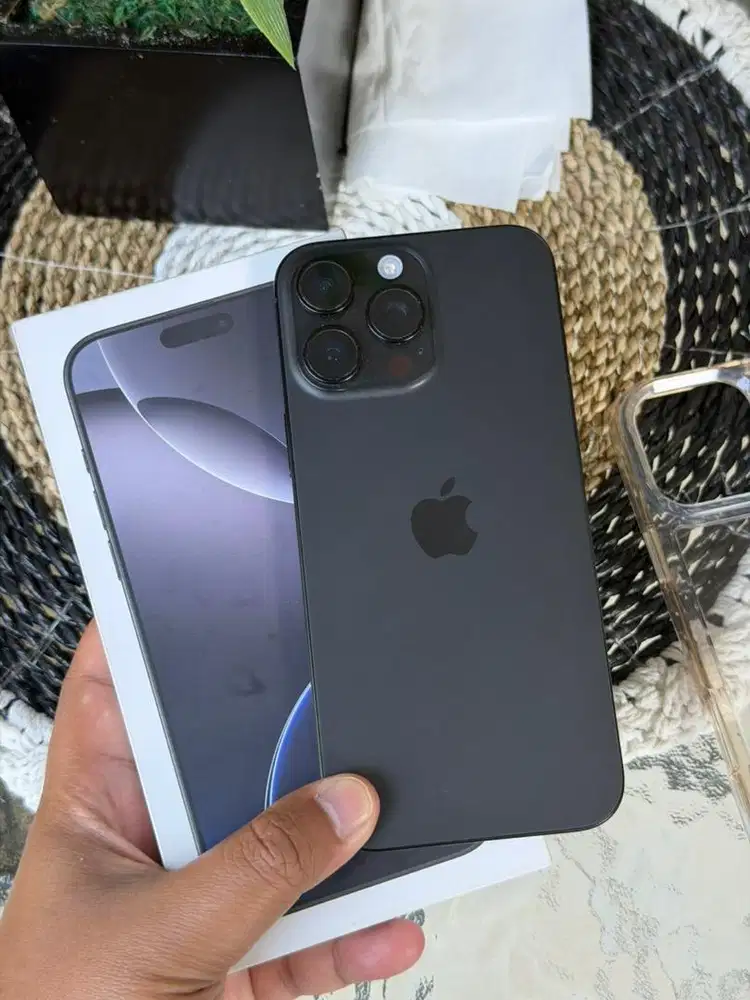 iPhone 16 Pro Max 256Gb Black Titanium Beacukai