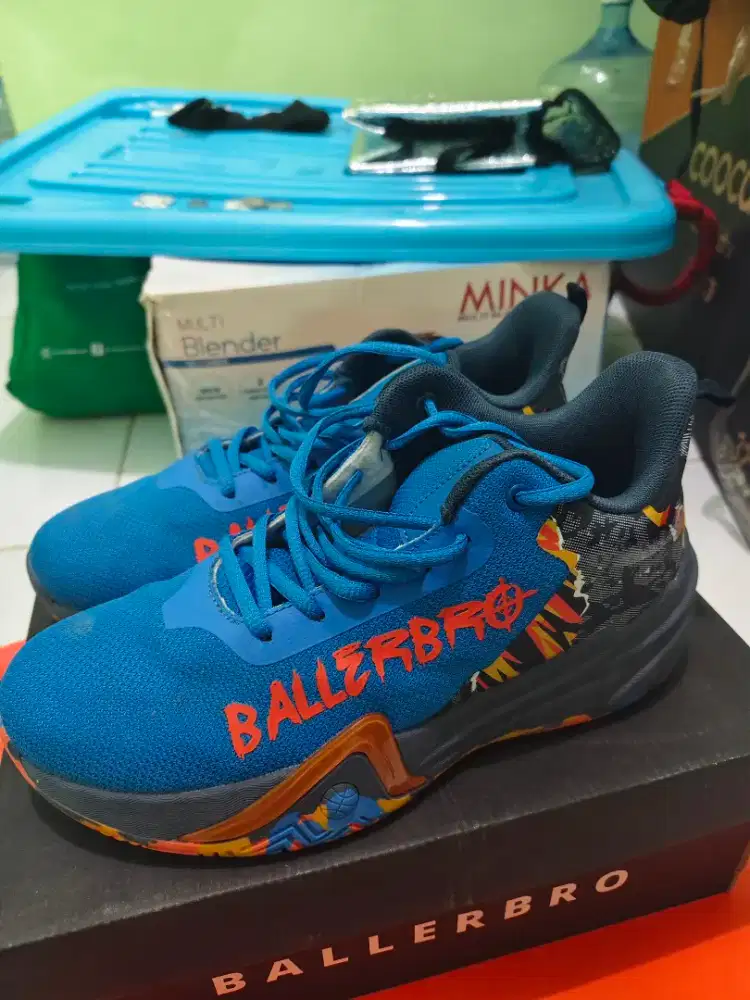 BALELBROO BLUE SIZE 43 SEPATU BASKET