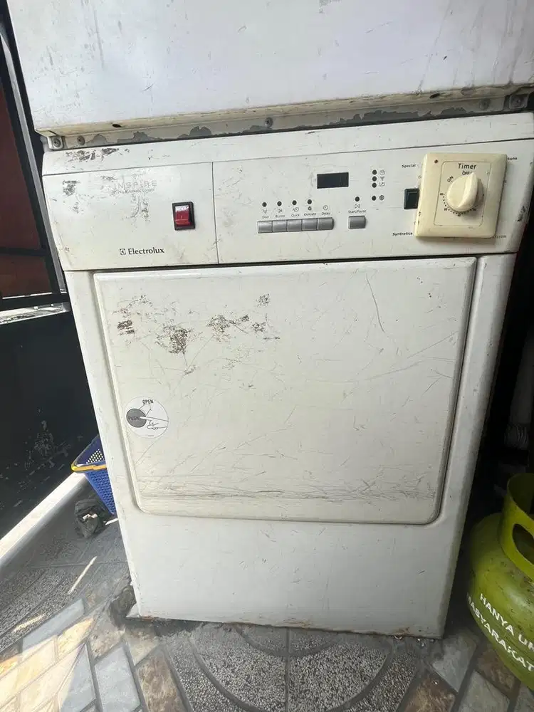 Mesin Pengering Elektrolux