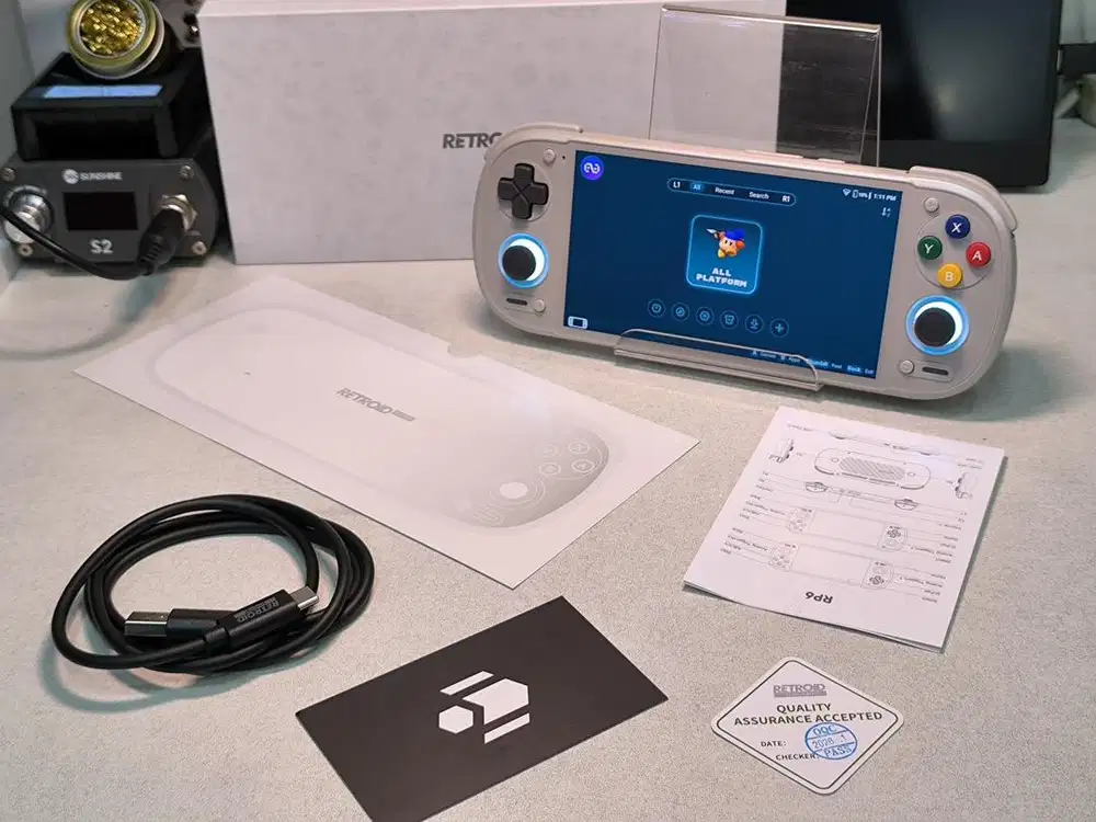 Retroid Pocket 6 8/128GB + Sandisk Express 256GB