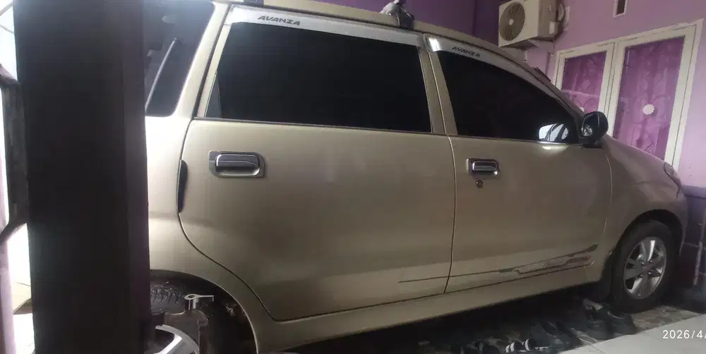 Toyota Avanza 2004 Bensin