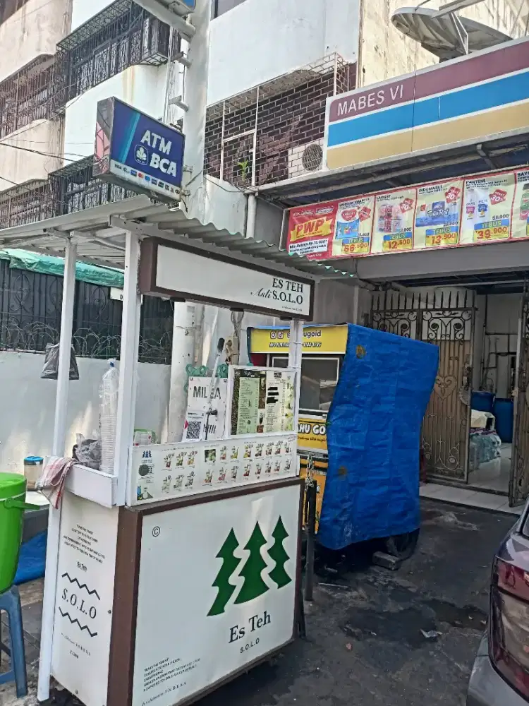 Di oper Tempat Usaha Es Teh Solo