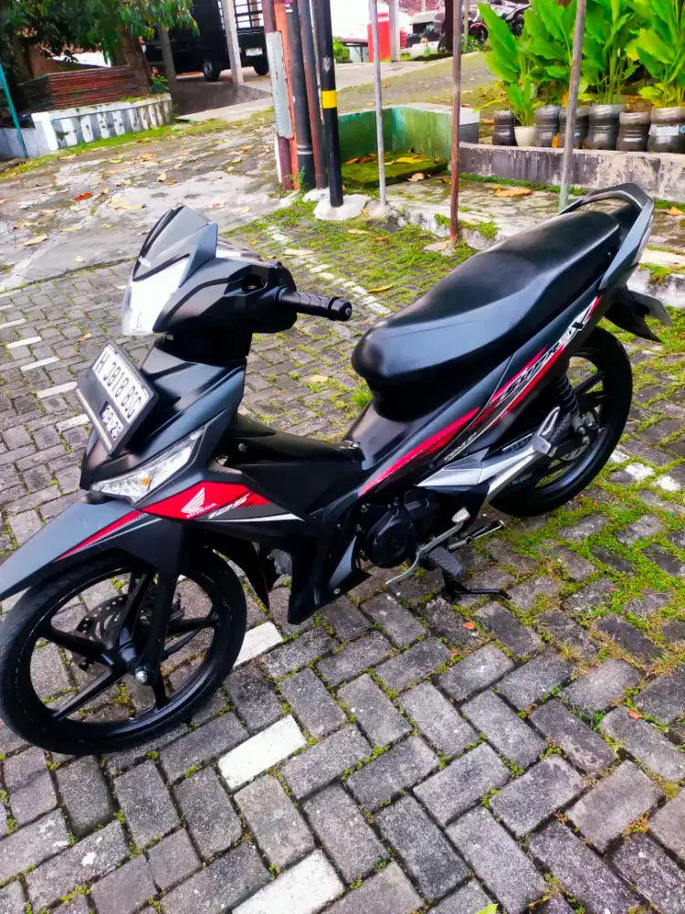 Supra x 125 CW hitam
