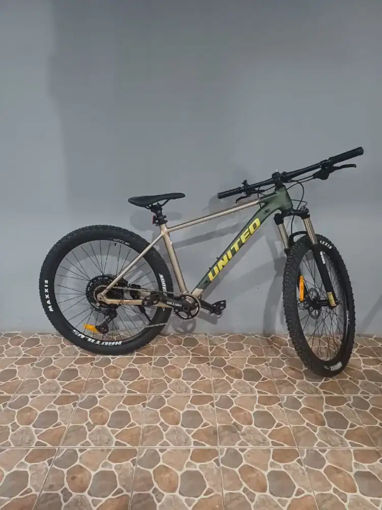 Sepeda United Clovis 6.10