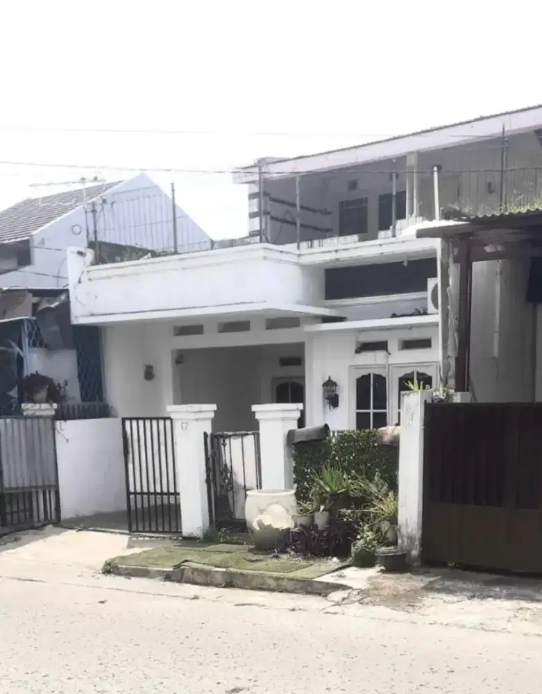 Jual murah rumah 2 lantai di Jl.Calung Raya, Dekat SMPN 4
