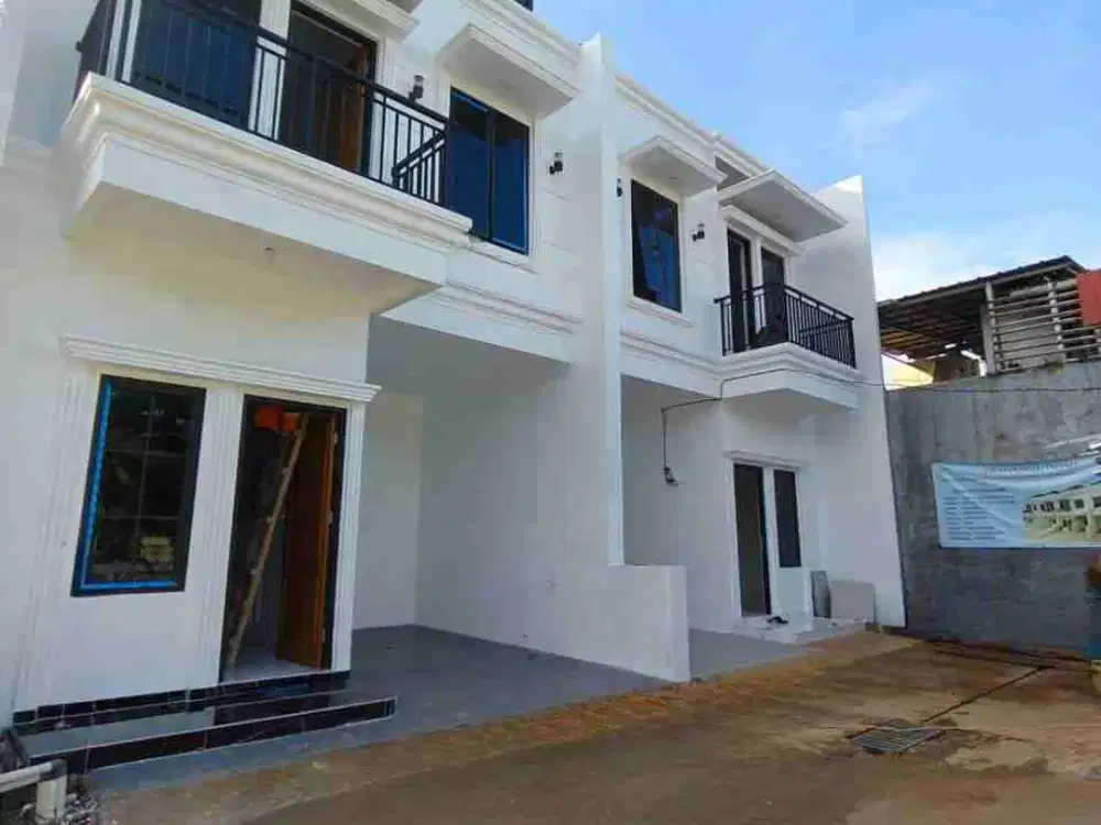 Rumah baru 2 lantai klasik modern di Setu Cipayung Jaktim