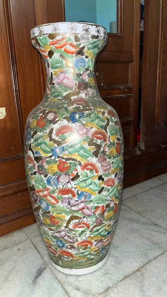 Guci Antik Koleksi Pribadi