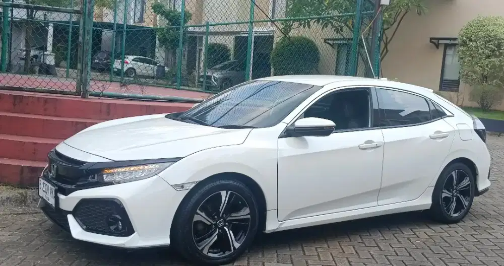 Di jual Honda civic 1.5 Tc E cvt, Siap pakai dan Mewah