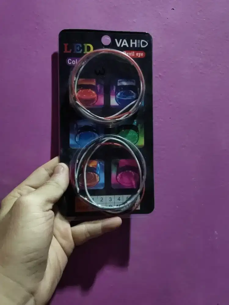 DEVIL EYE warna putih