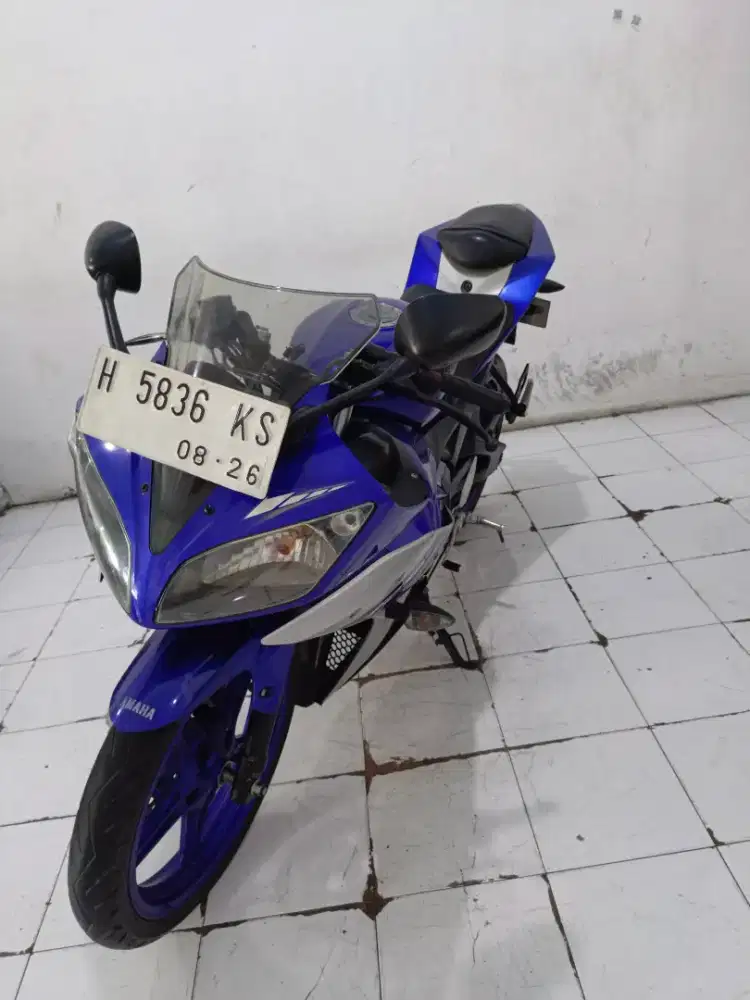R 15 V 2 biru thn 2016