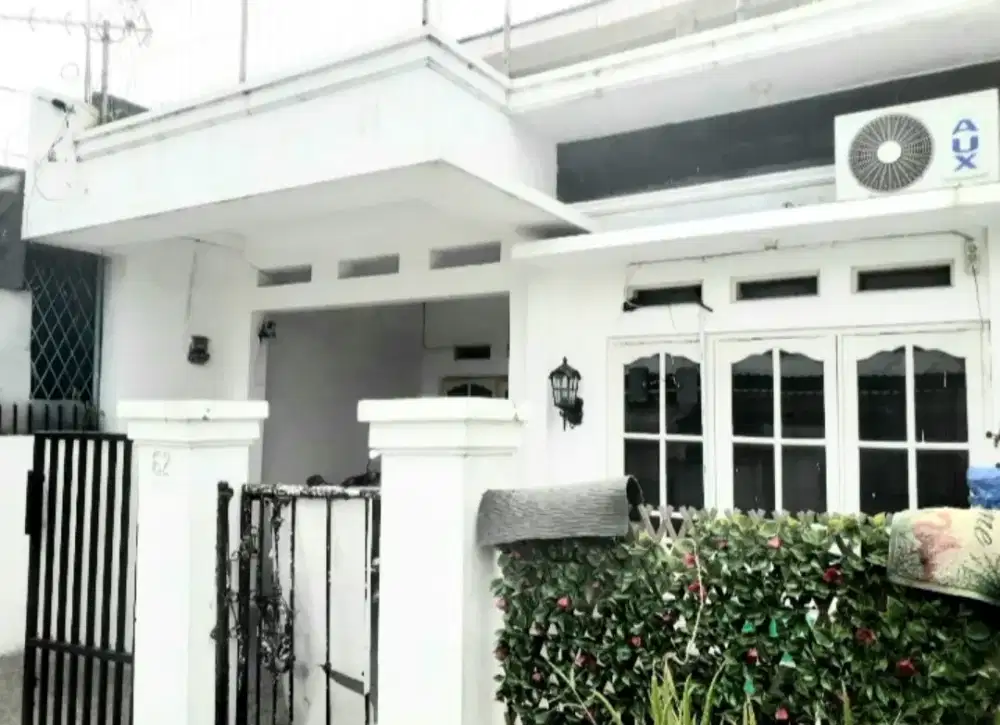 Jual murah rumah 2 lantai di Jl.Calung Raya, dekat SMPN 4
