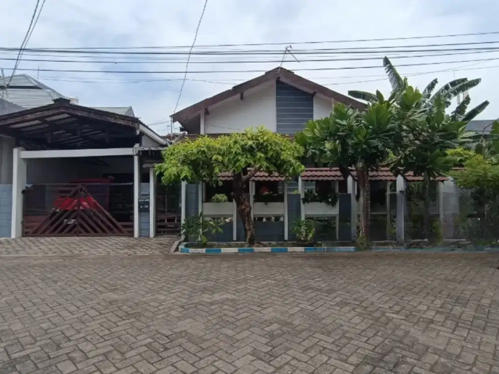 Dijual Rumah Luas Siap Huni di Manyar Jaya Surabaya
