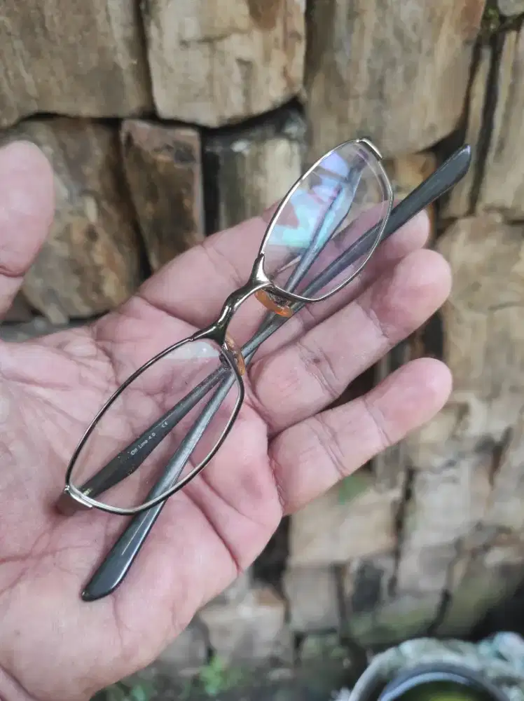 Kacamata baca merk Oakley orisinil mulus cocok muka kecil