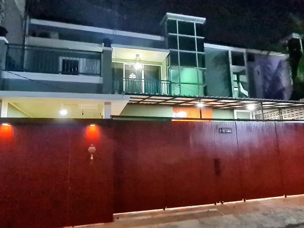 RUMAH 2 TINGKAT BARU RENOVASI di ACROPOLIS KARADENAN