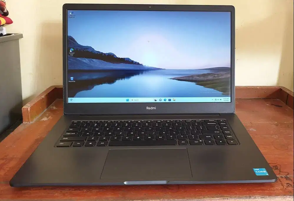 Laptop Layar 15 Core i3 1115G4 RAM 8 SSD 256 Mulus Baterai Awet