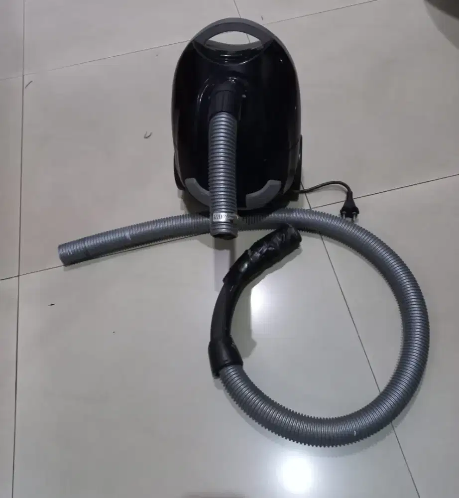 DIJUAL VACUM CLEANER MERK BLACK DECKER BEKAS