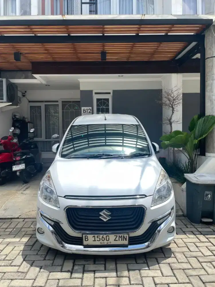 Ertiga dreza dijual cepat, mobil rawatan ,matic mesin josss