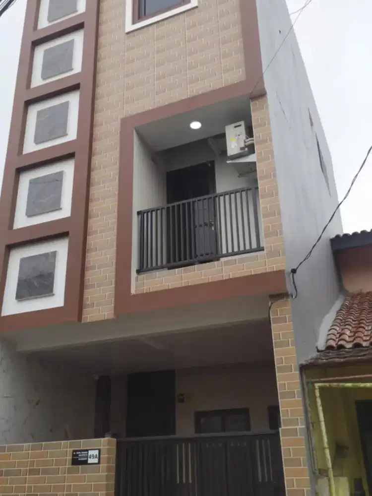 Kamar Balkon AC  P/W Mampang Prapatan Strategis Kuningan Gatsu