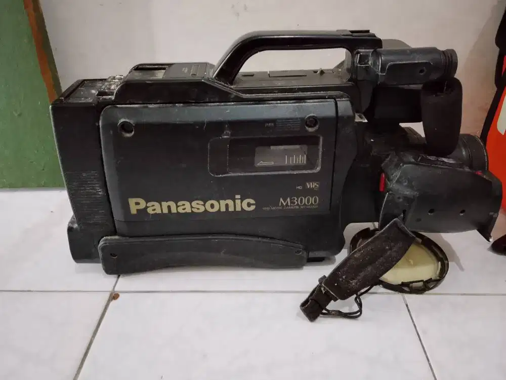 Camcorder Merk Panasonic M3000 Bekas