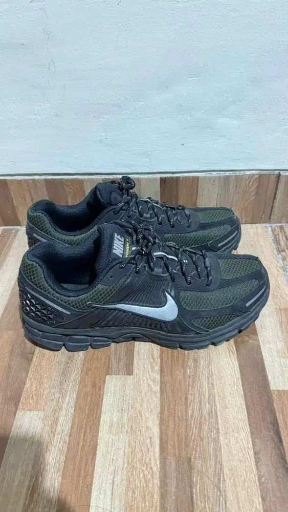 Vomero 5 black sequoia