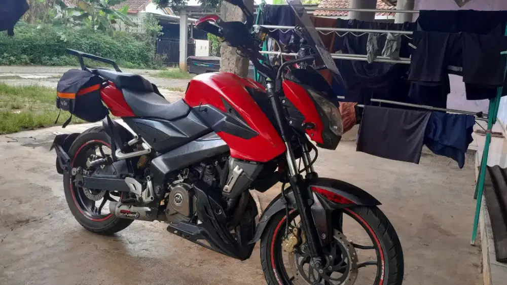 BAJAJ PULSAR 200NS
