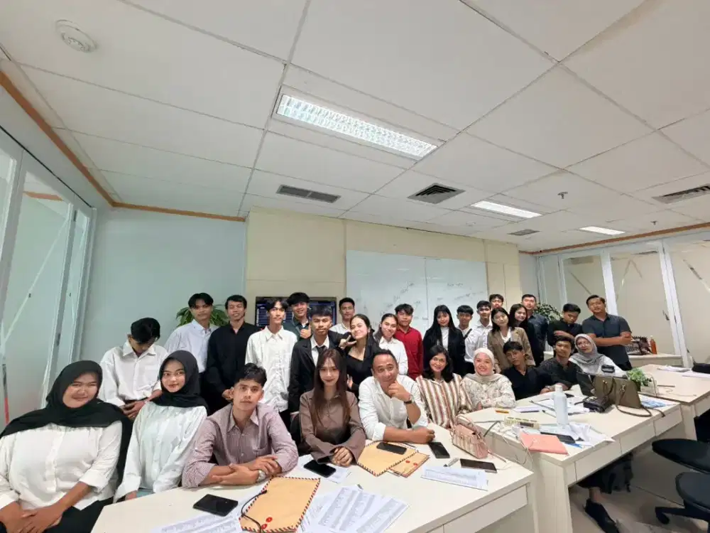 Lowongan pekerjaan staff office fresh graduated welcom