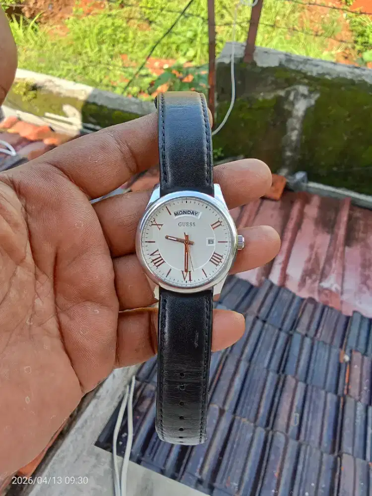 Jam Guess presiden Quartz original