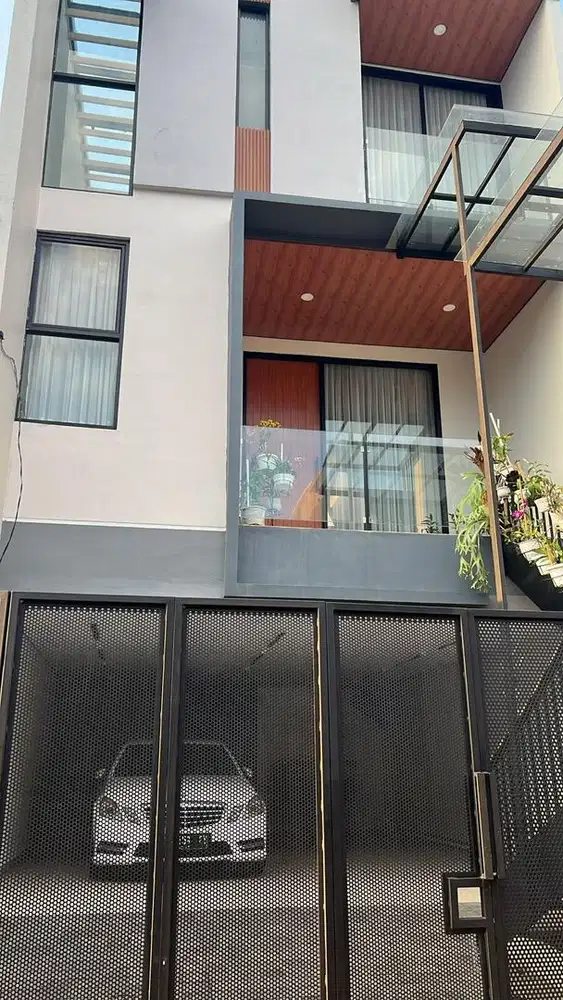 Dijual rumah modern di kawasan strategis Jakarta selatan