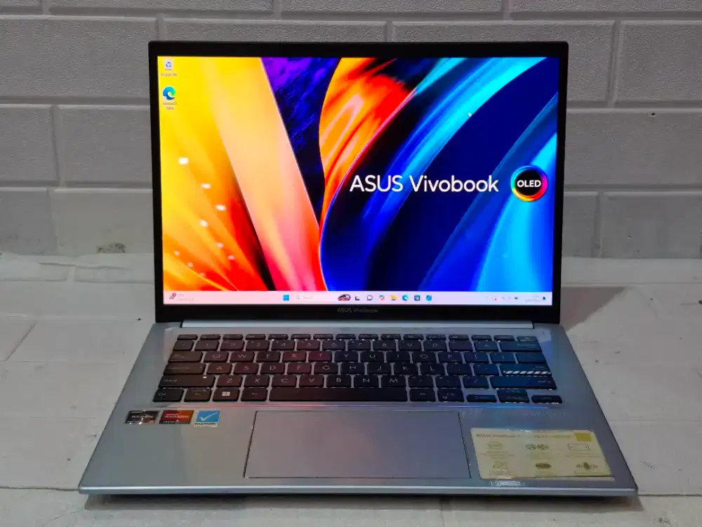 Type Laptop ASUS VivoBook
PRo 14 OLED M3400QA Ram 8GB SSD 512 GB