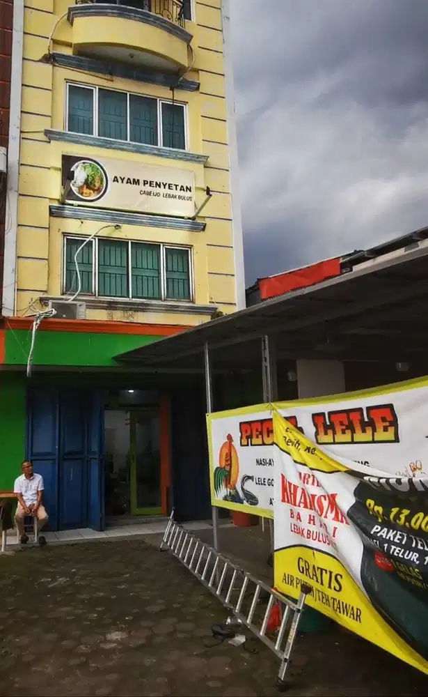 Warung Ayam Penyetan Cabe Ijo