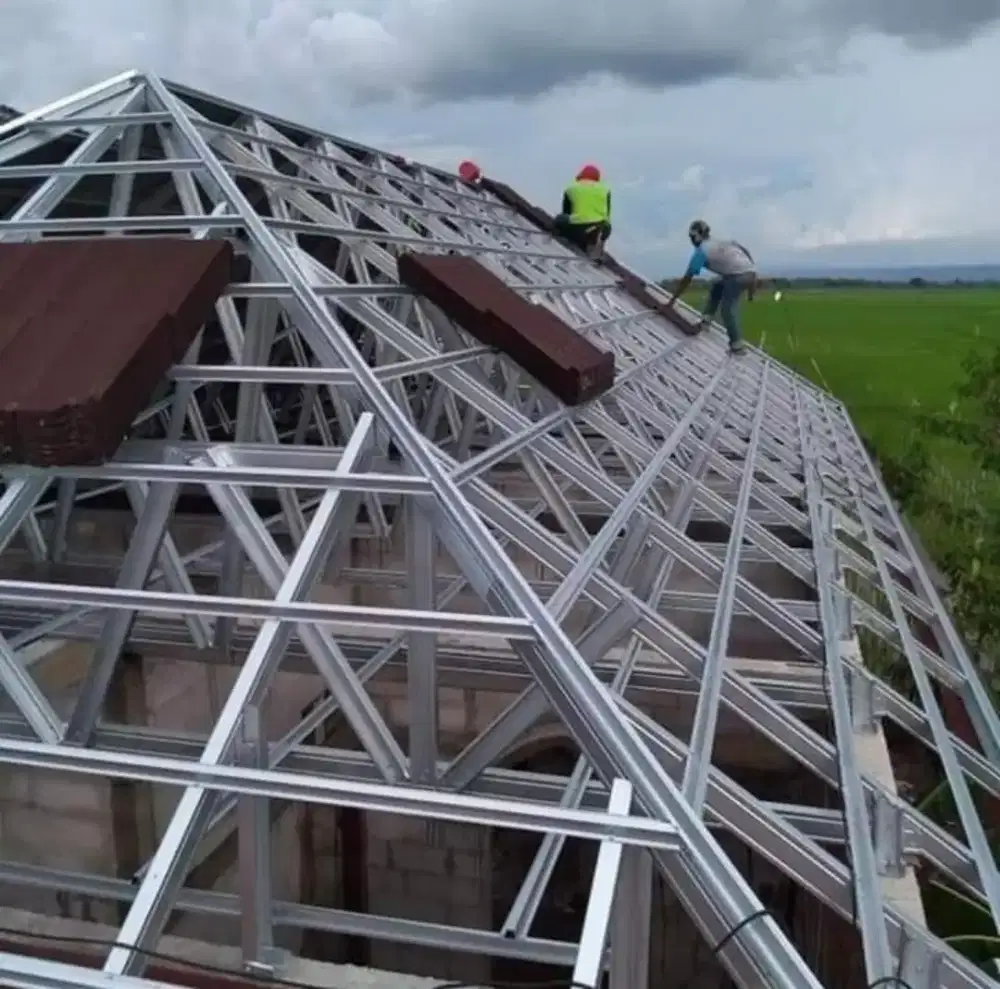 Menerima jasa pemasangan plafon PVC dan bongkar pasang atap dll