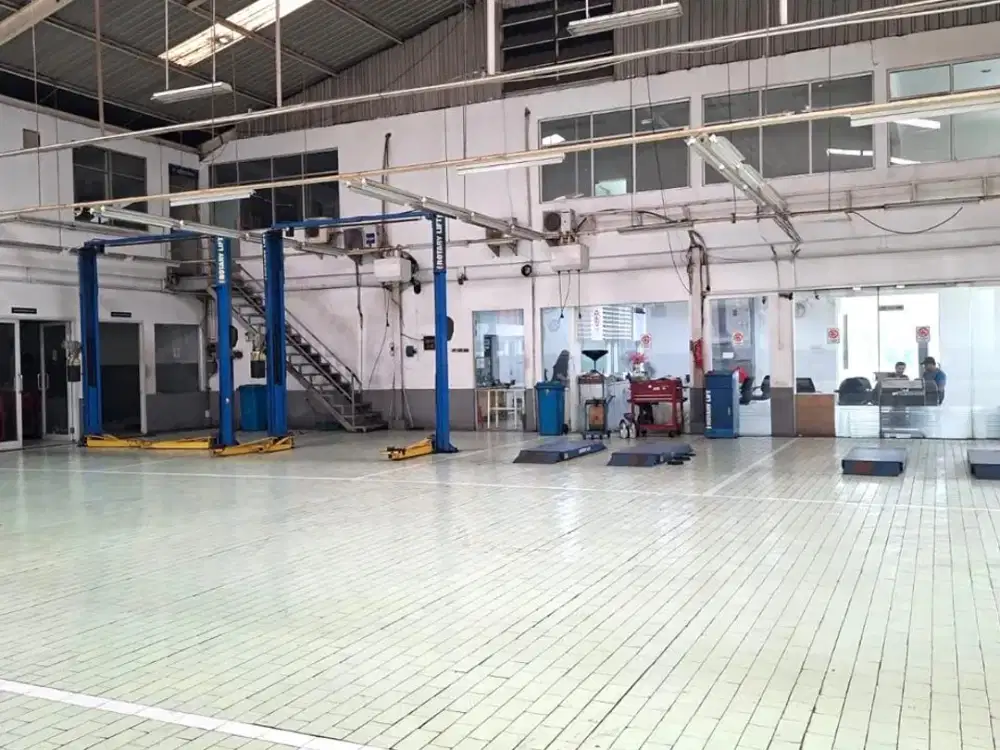 Showroom Premium di Radio Dalam Jakarta Selatan – LT 2.050 m², Zona Komersil, SHM