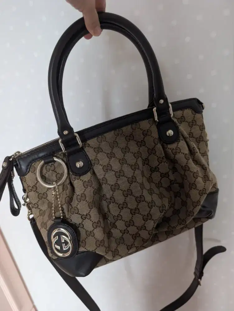 Gucci Kanvas Sukey Satchel