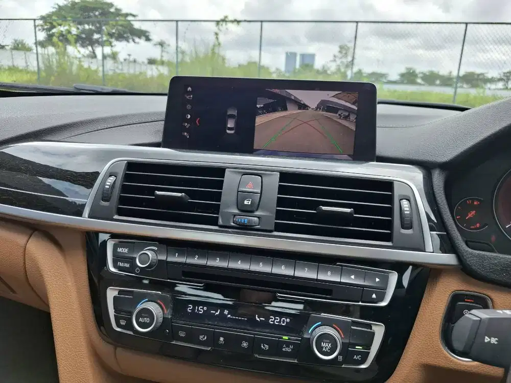 (LOW KM 25RB) BMW 320I LUXURY 2018